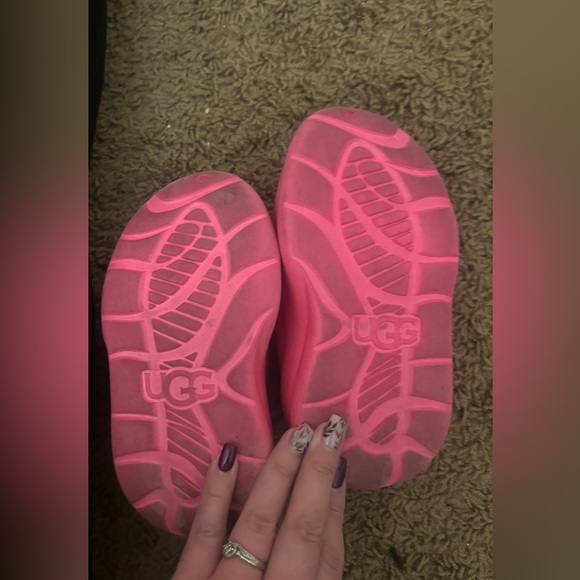 10T hot pink ugg shoes - Picture 12 of 12